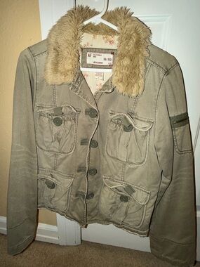 Abercrombie & Fitch Olive Utility Jacket with Faux-Fur Collar